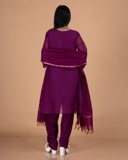 Pure Mul Short A-Line Kurti Set with Zardosi Figure Motifs, Pencil Pants & Zari Dupatta
