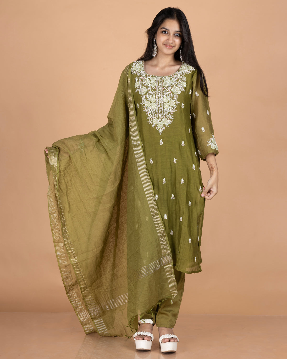 Pure Mul Straight Kurti Set with Patchwork Yoke Embroidery & Zari Dupatta