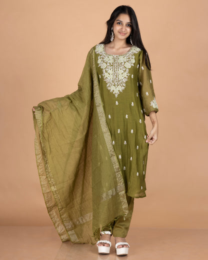 Pure Mul Straight Kurti Set with Patchwork Yoke Embroidery & Zari Dupatta